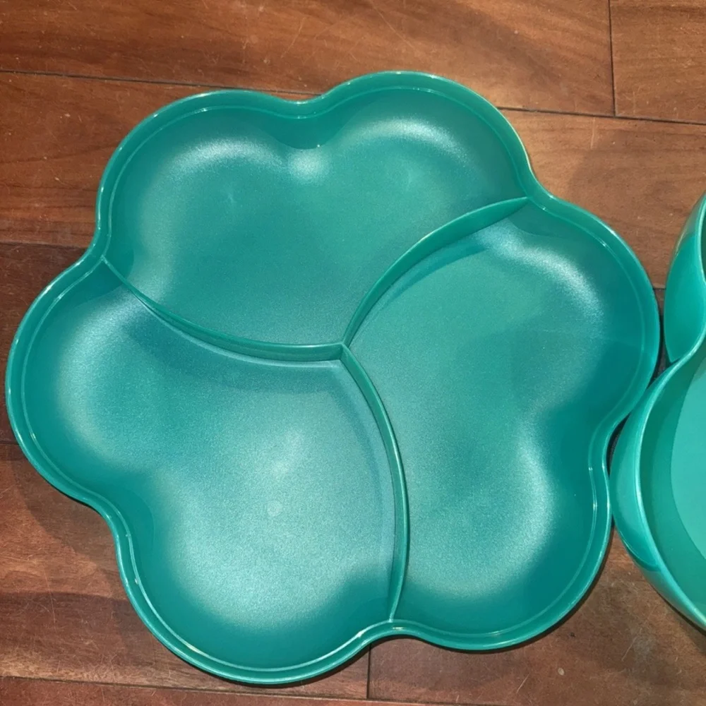 Tupperware Chip ‘n Dip Bowl set